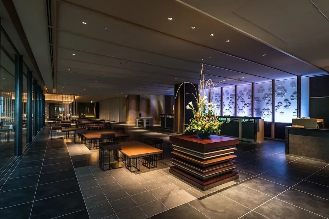 Lobby lounge
