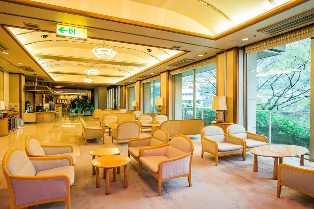 Lobby lounge