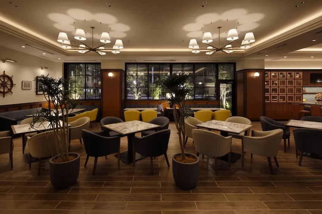 Lobby lounge