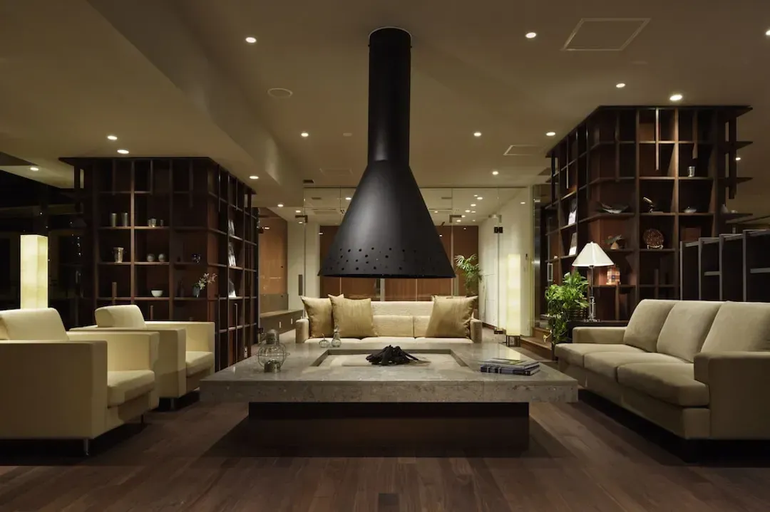Lobby lounge
