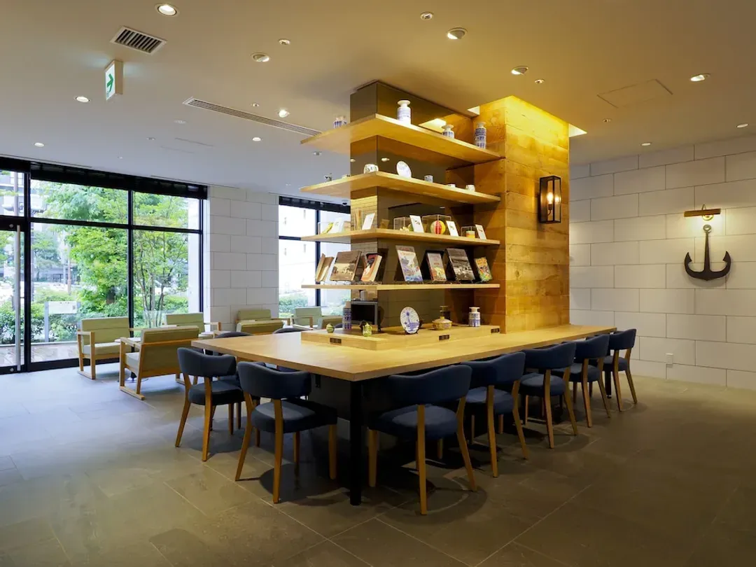 Lobby lounge