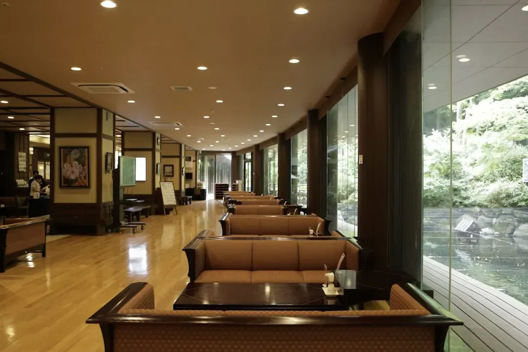 Lobby lounge