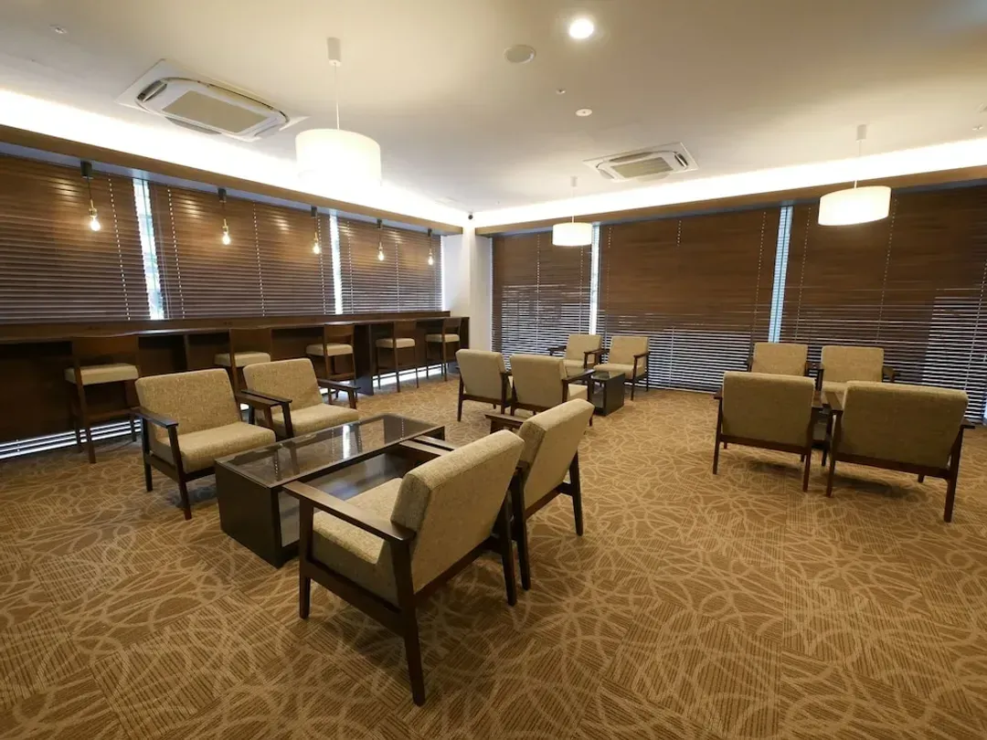 Lobby lounge