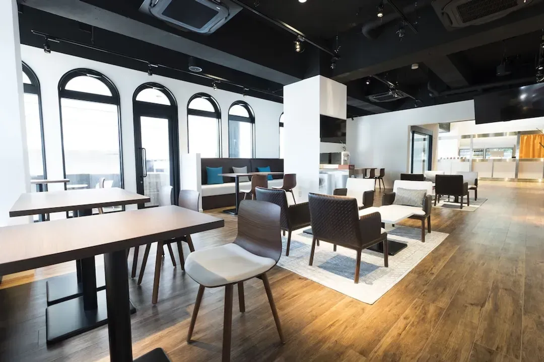 Lobby lounge