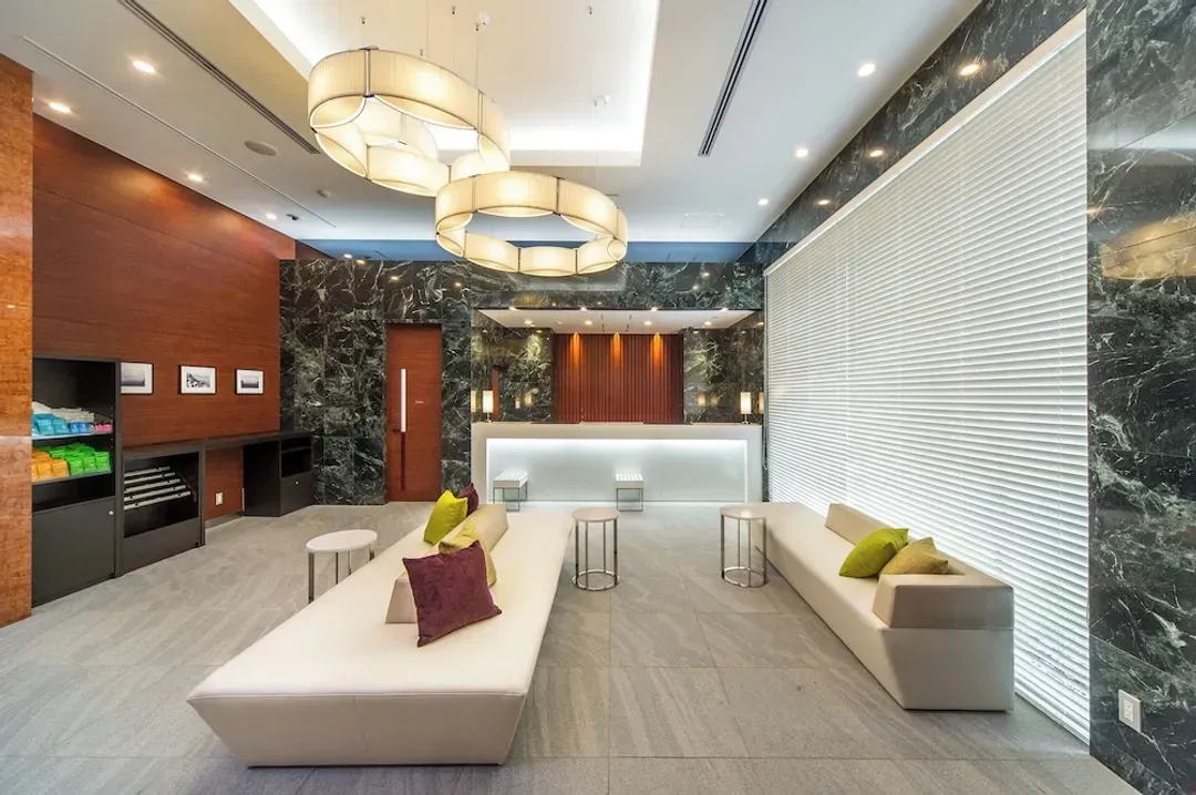 Lobby lounge