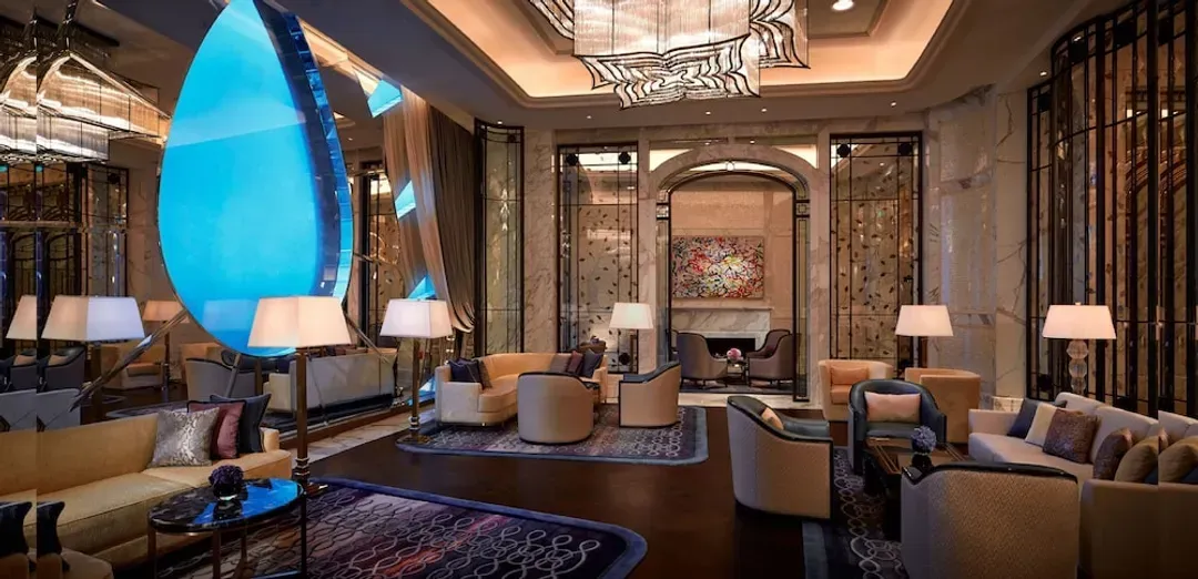 Lobby lounge