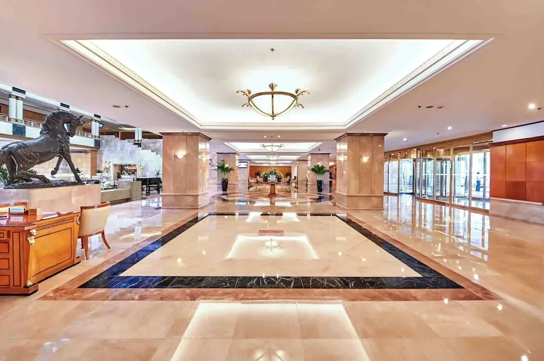 Lobby lounge