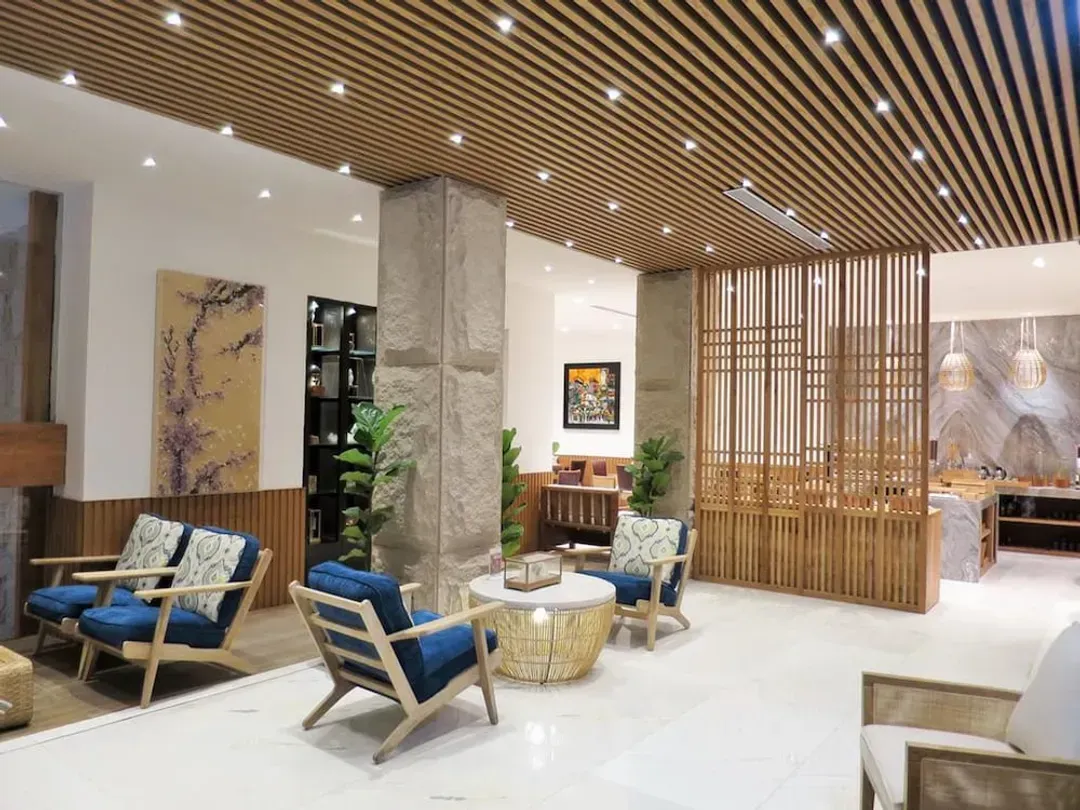 Lobby lounge