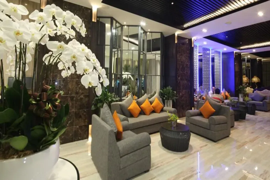 Lobby lounge