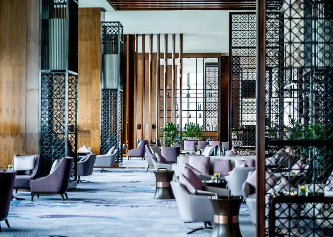 Lobby lounge