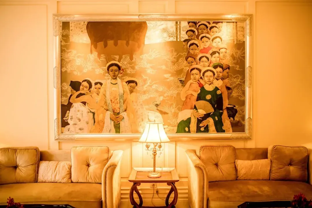 Lobby lounge