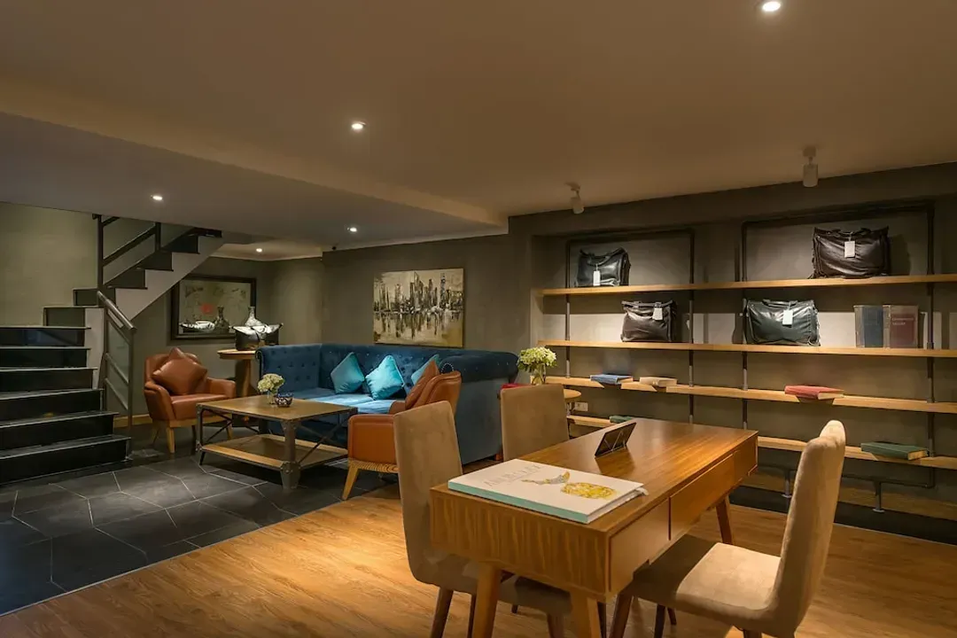 Concierge desk