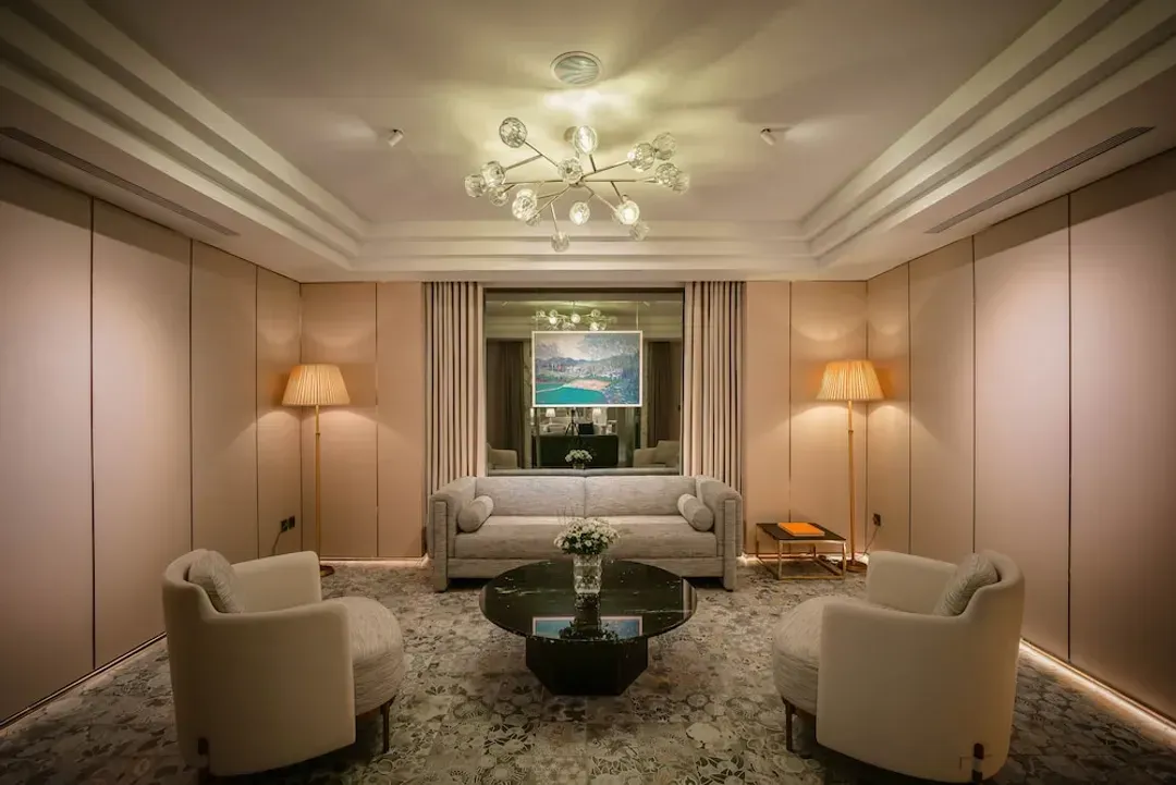 Lobby lounge