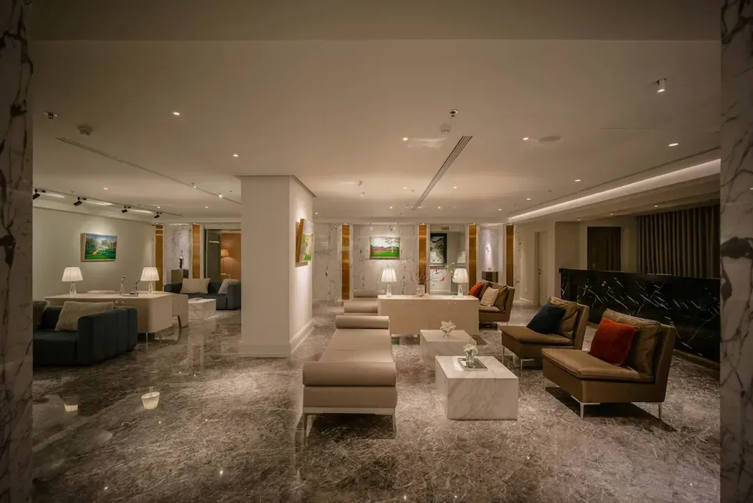 Lobby lounge