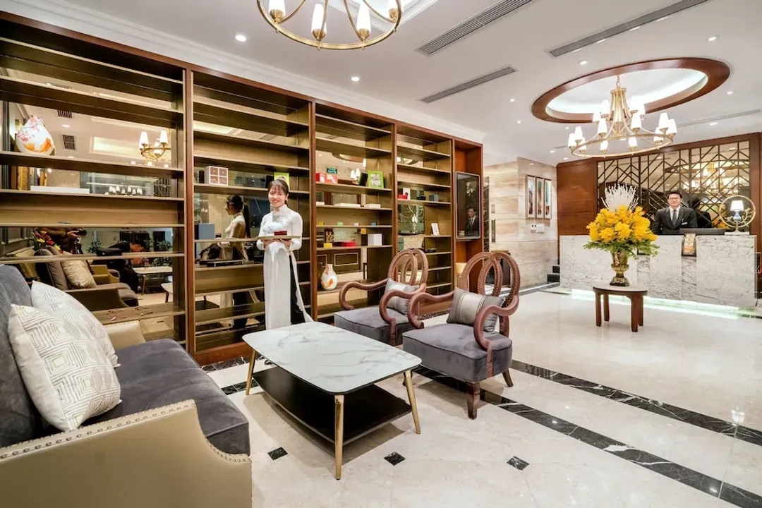 Lobby lounge
