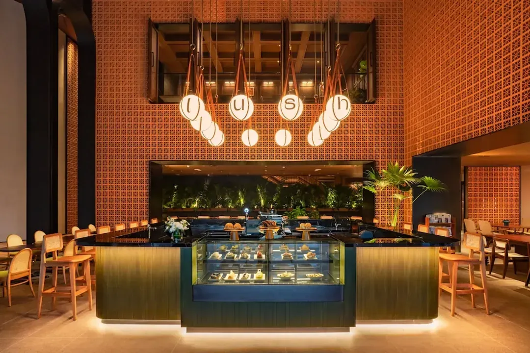 Lobby lounge