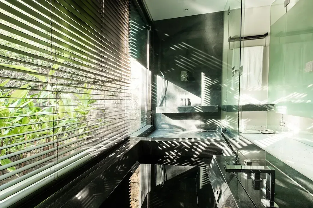 Bathroom amenities