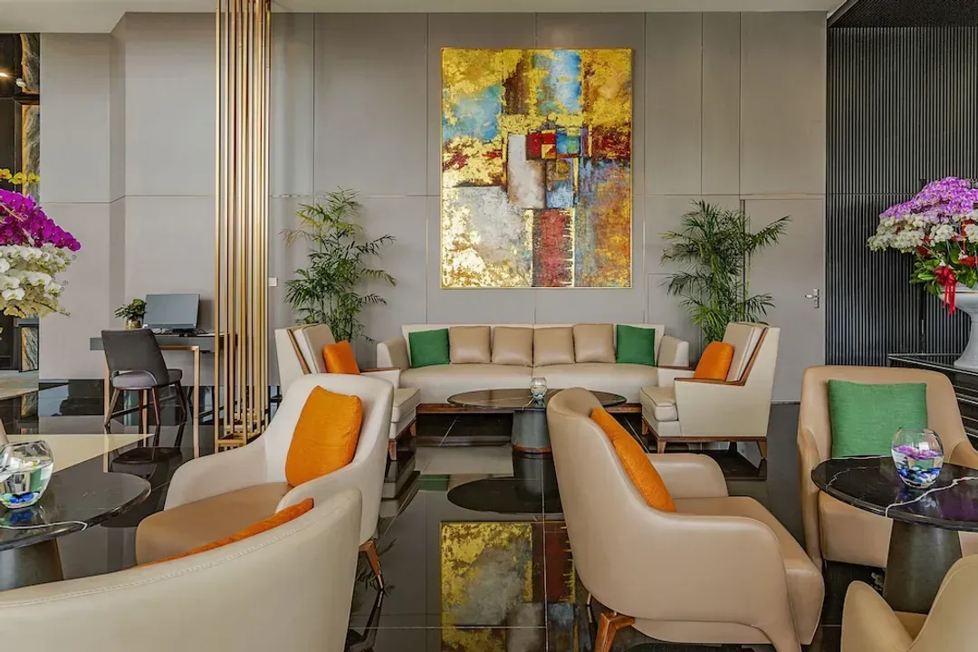 Lobby lounge