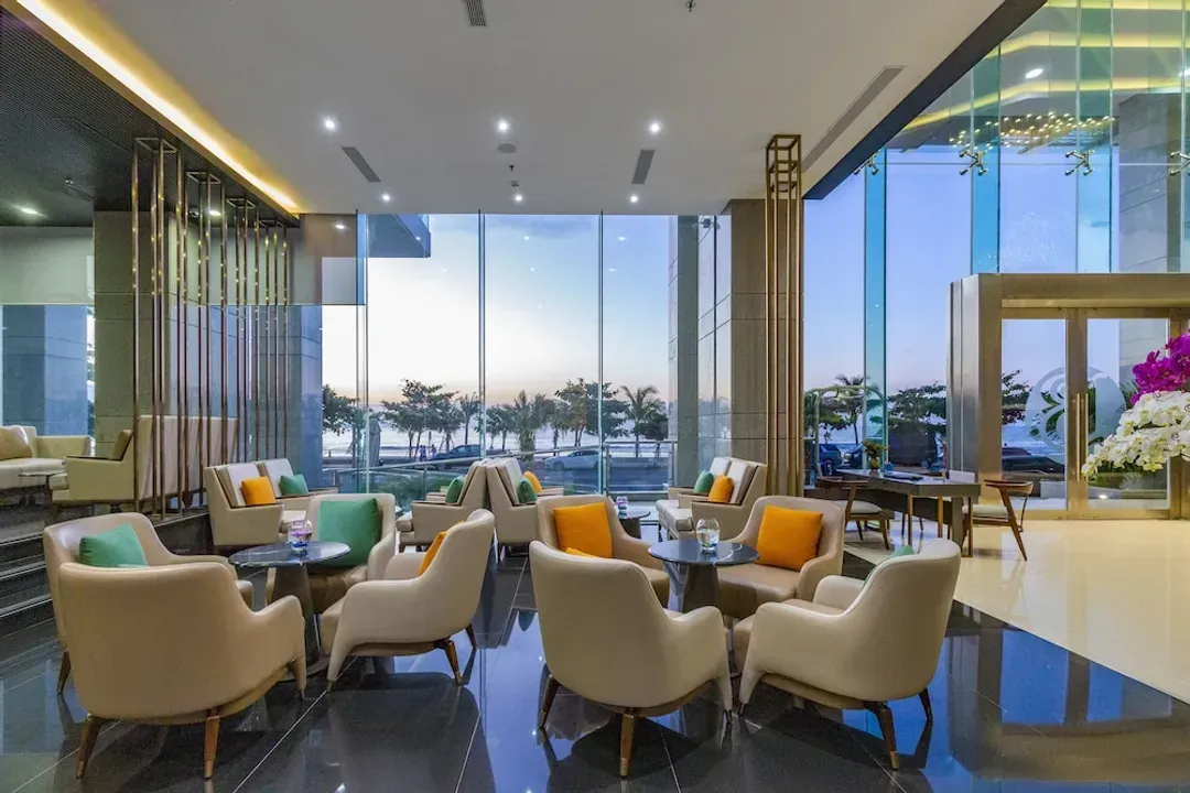 Lobby lounge