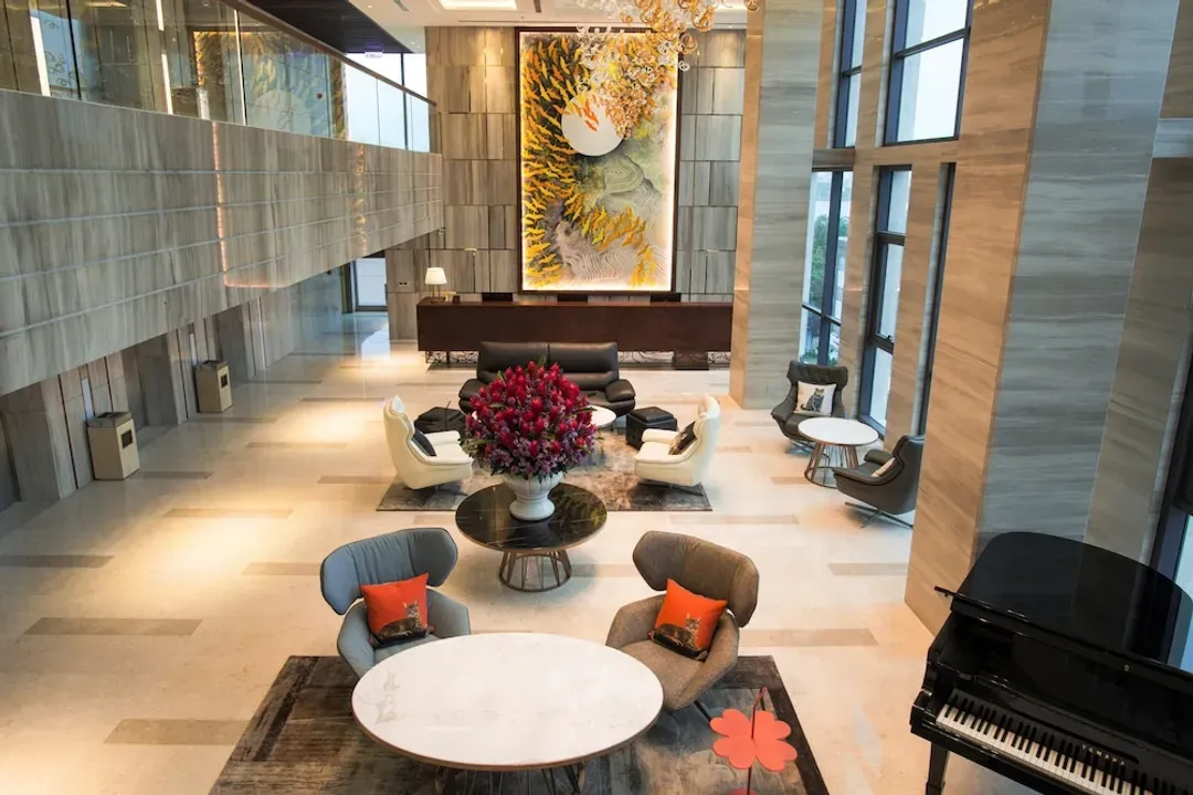 Lobby lounge