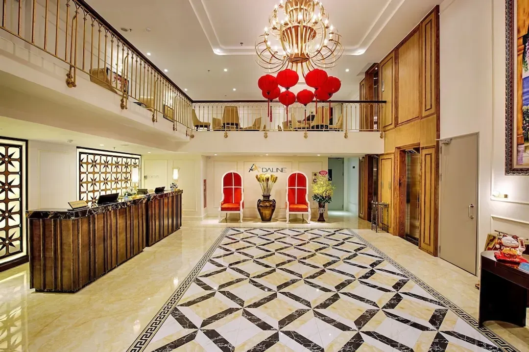 Lobby lounge