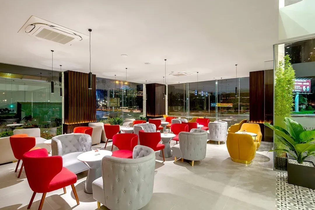 Lobby lounge
