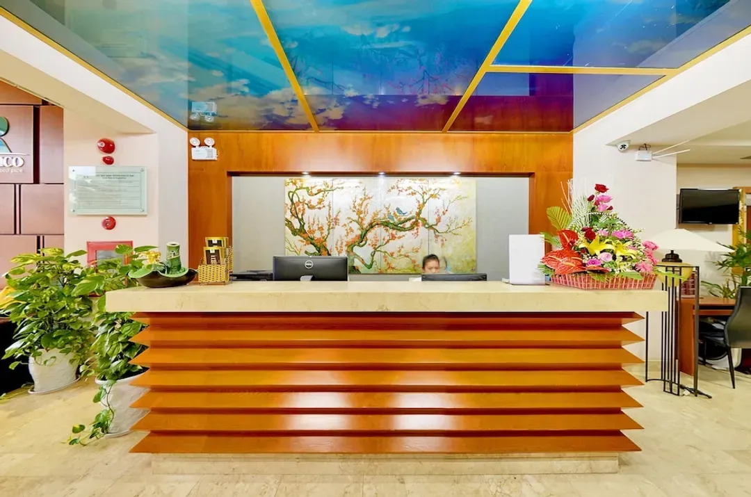 Check-in/check-out kiosk