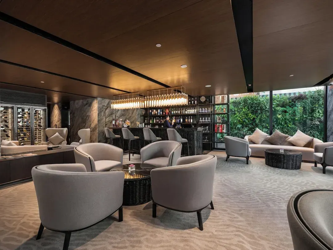 Lobby lounge