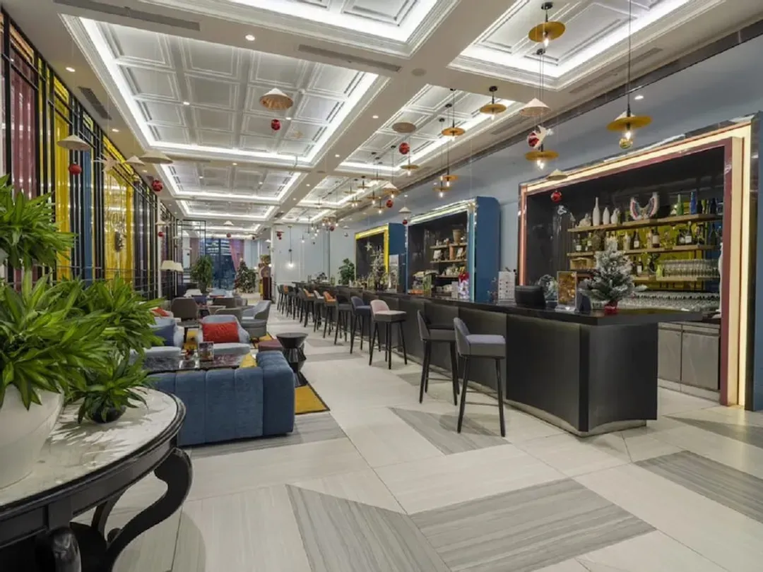 Lobby lounge