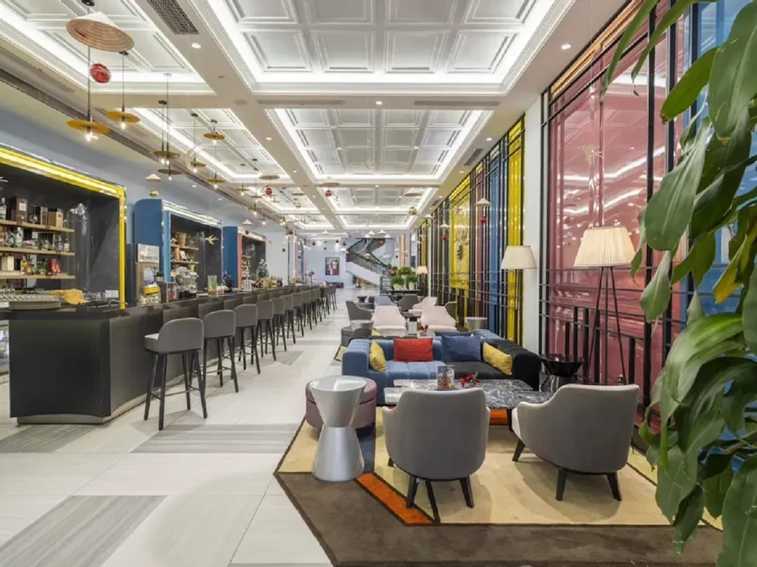 Lobby lounge