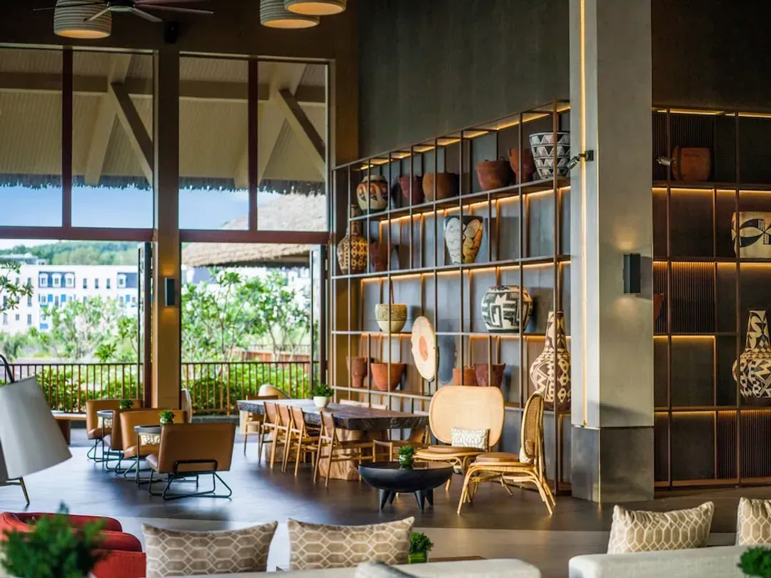 Lobby lounge