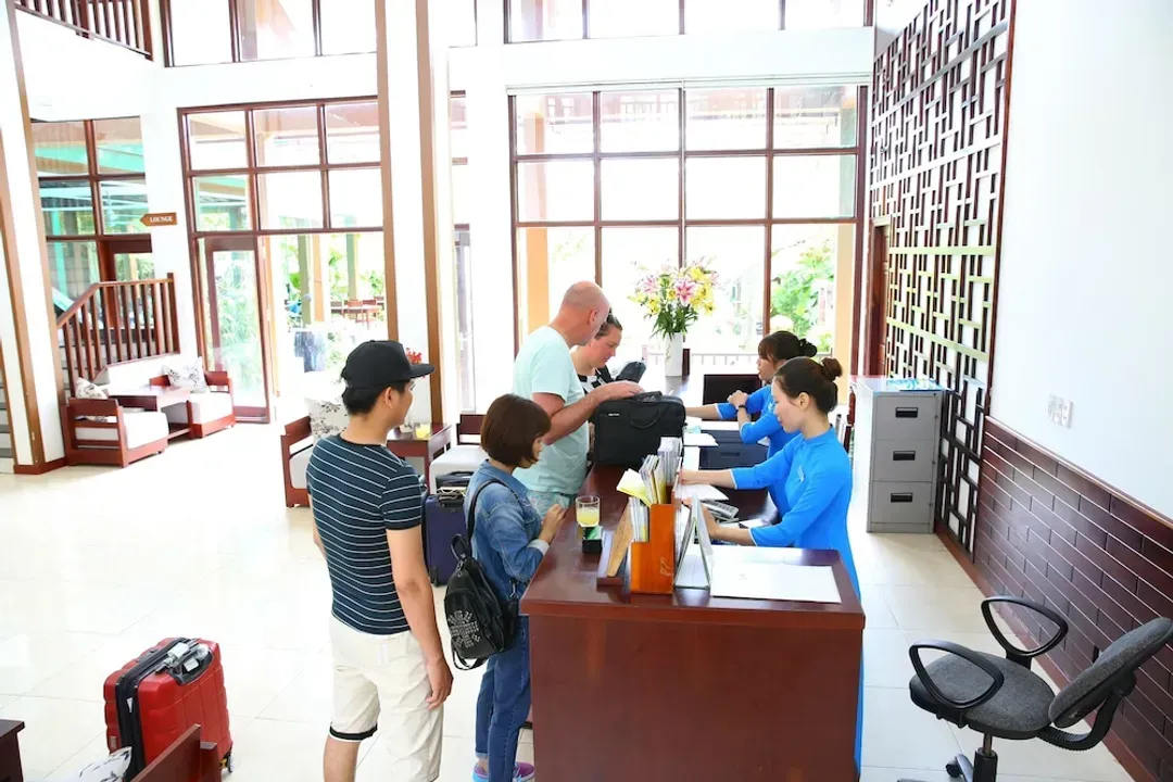Check-in/check-out kiosk