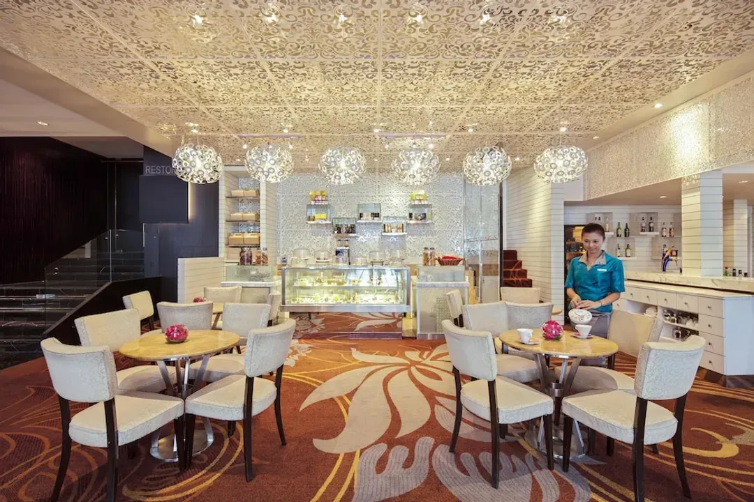 Lobby lounge