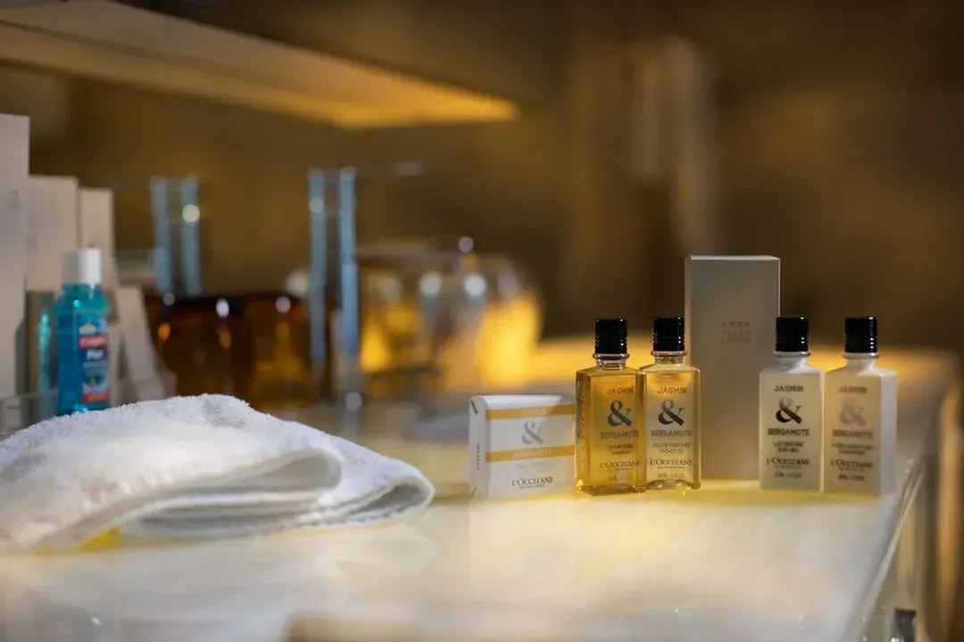 Bathroom amenities
