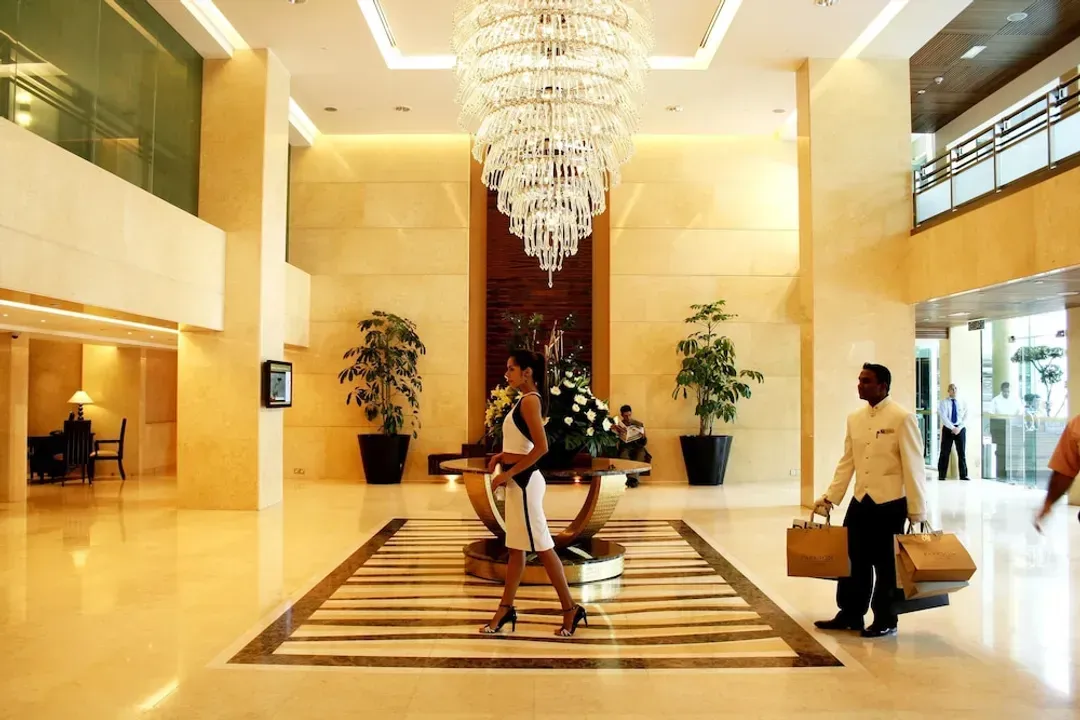Lobby lounge