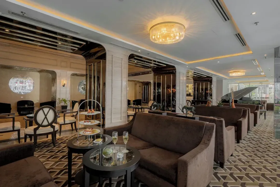 Lobby lounge