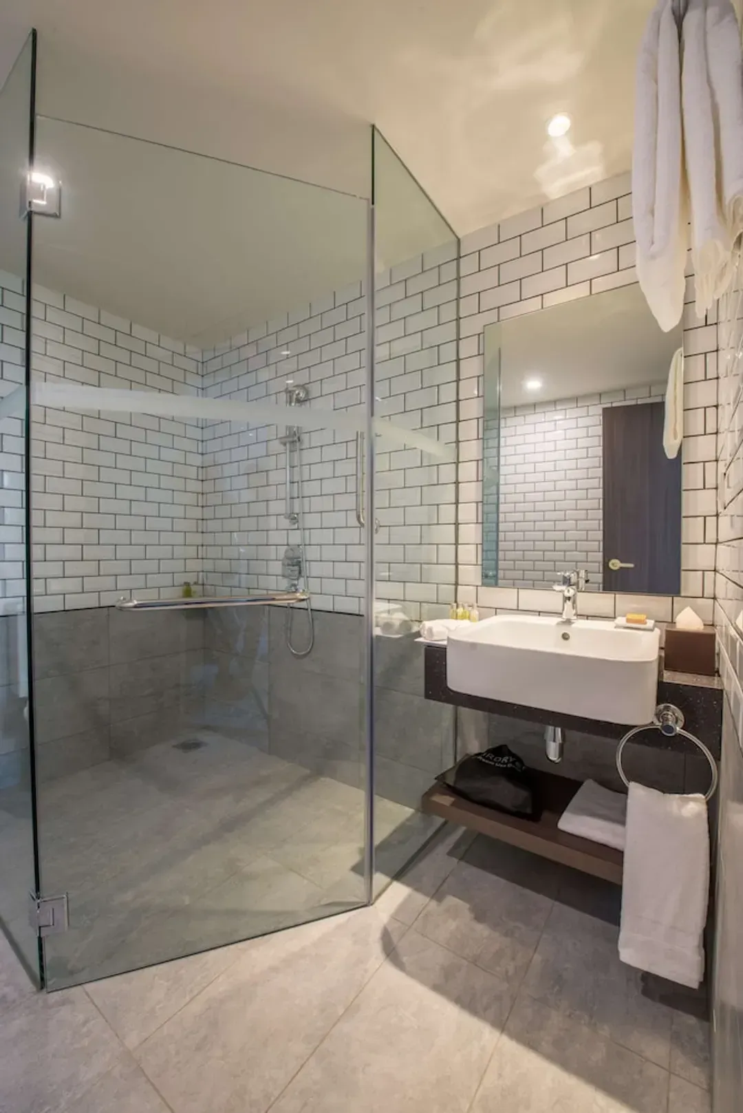 Bathroom shower