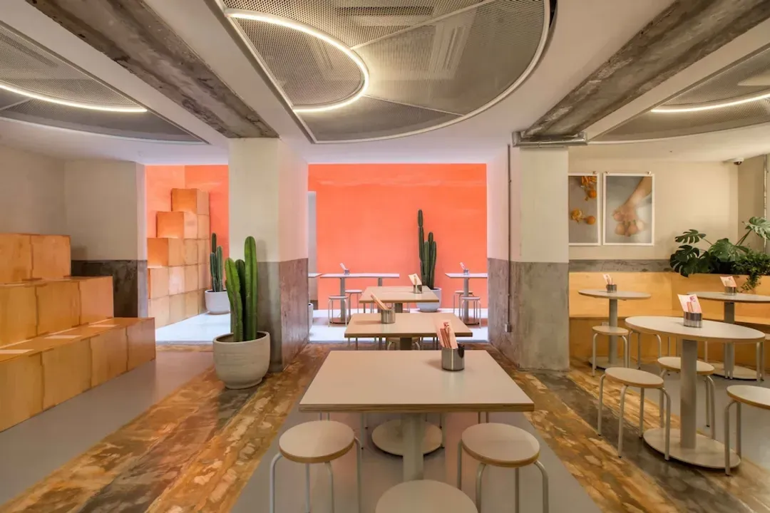 Lobby lounge