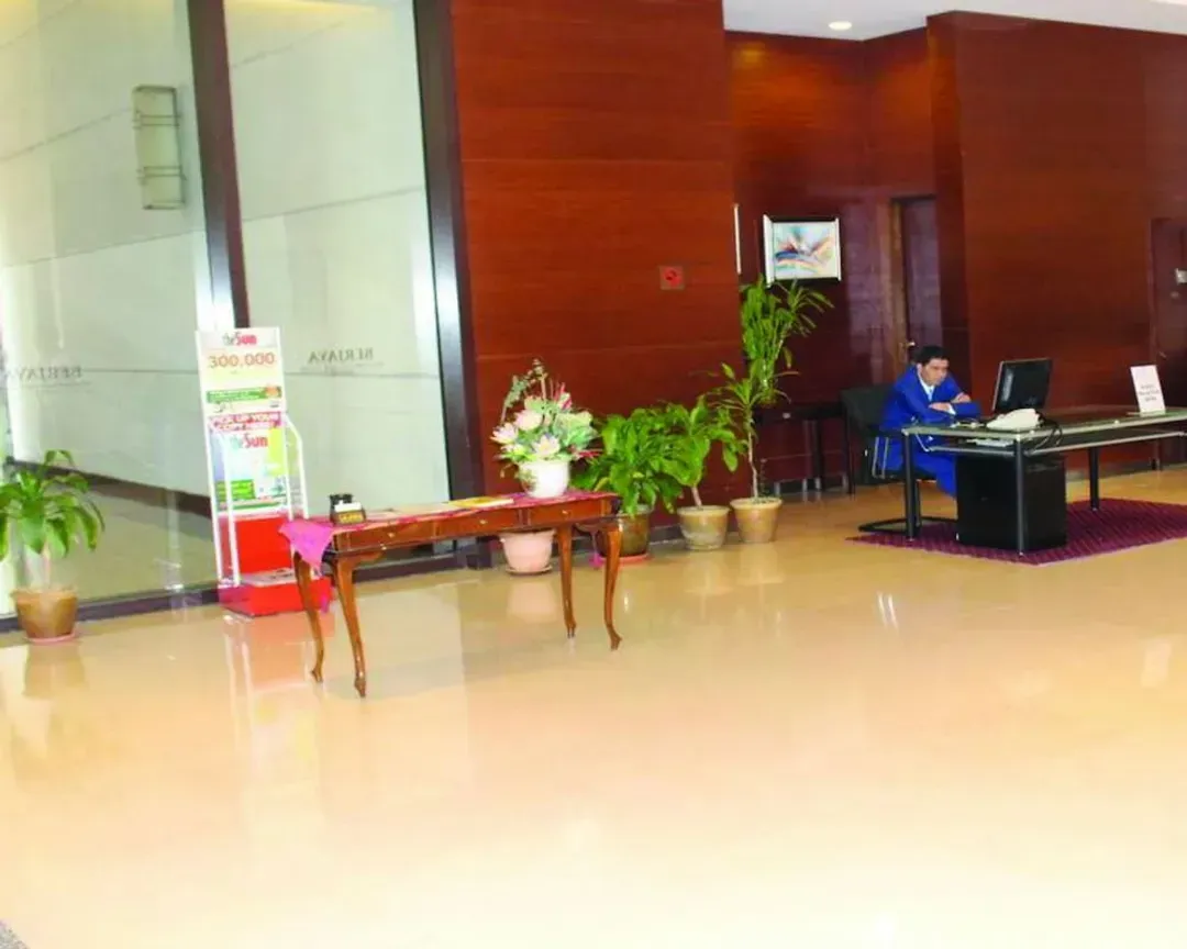 Lobby lounge