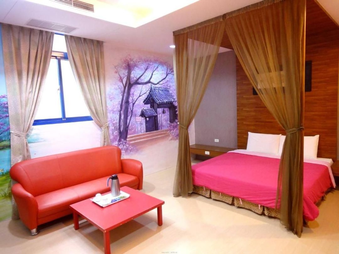 Little Ryukyu Boath House B & B
