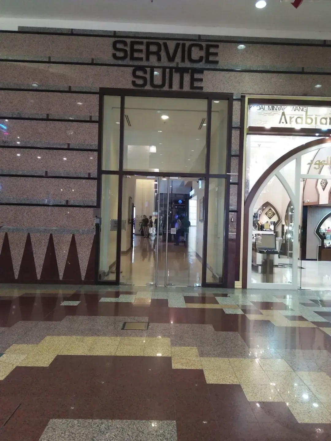 Lobby lounge