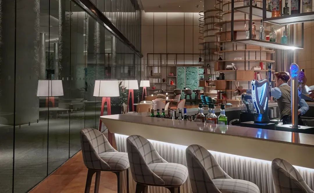 Lobby lounge
