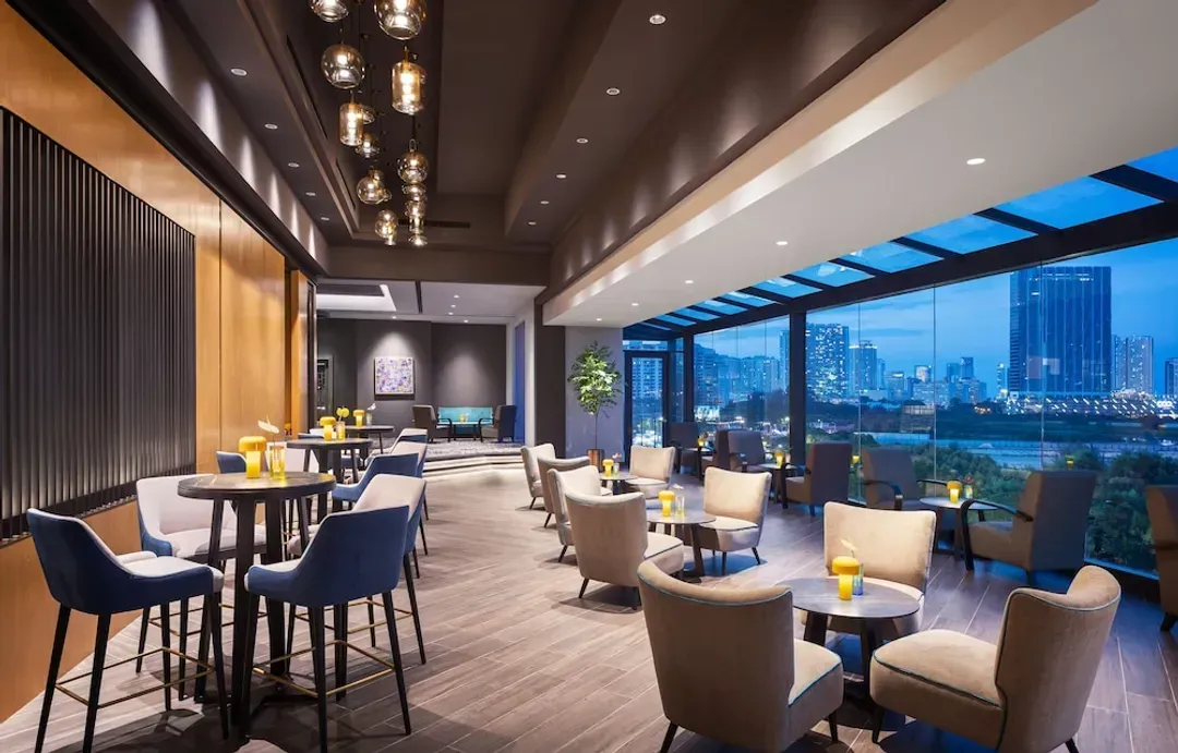 Lobby lounge