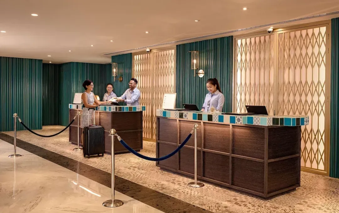 Check-in/check-out kiosk