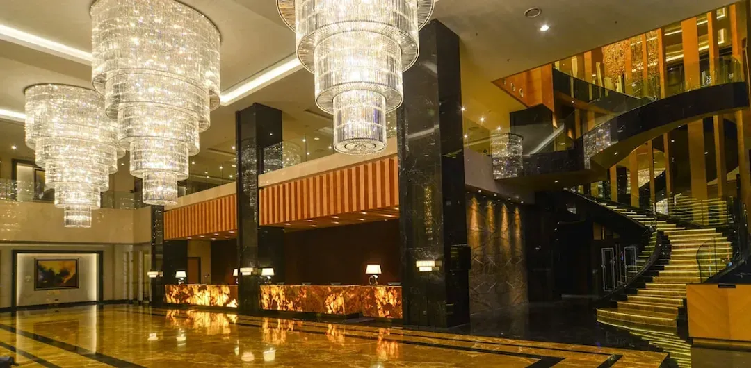 Lobby lounge