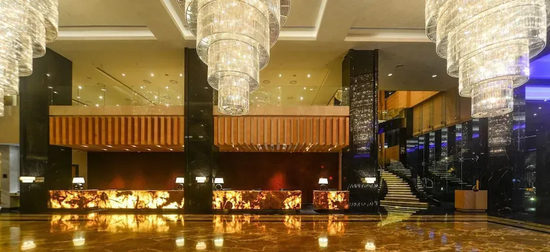 Lobby lounge