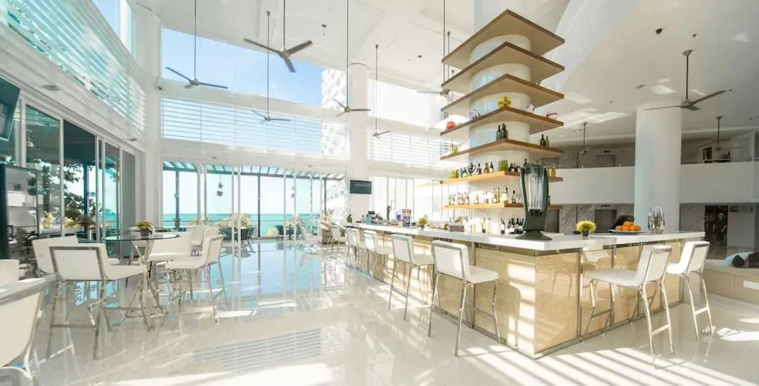 Lobby lounge