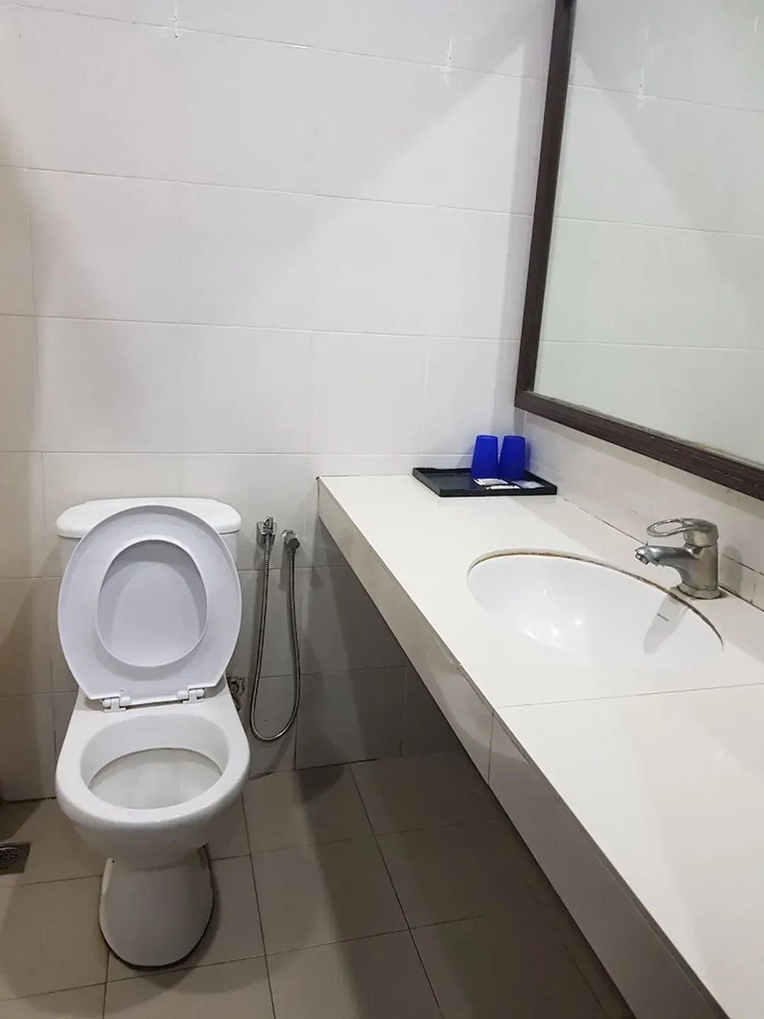 Bathroom sink