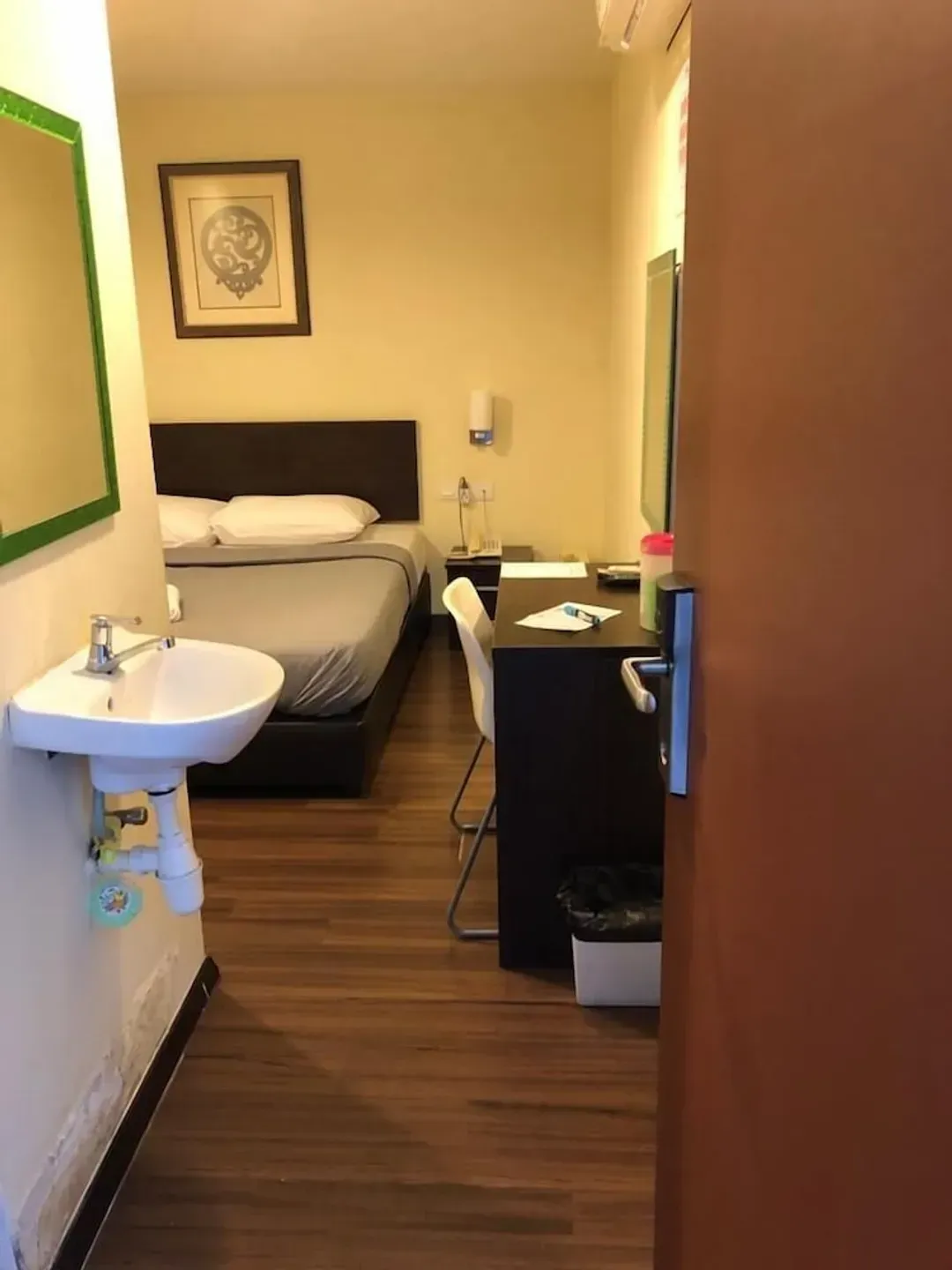 Room amenity