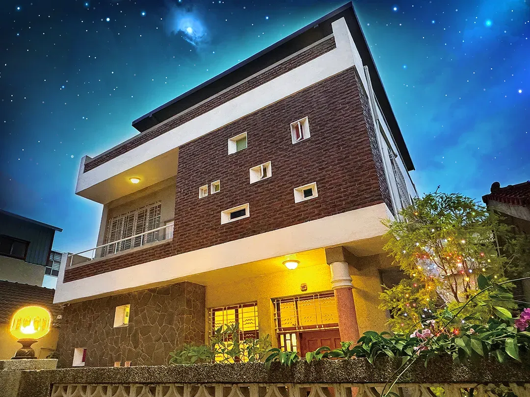 台南市-朗香洋房｜台南安平 2-13人包棟、麻將、烤肉、近老街，依照訂單人數開房間數